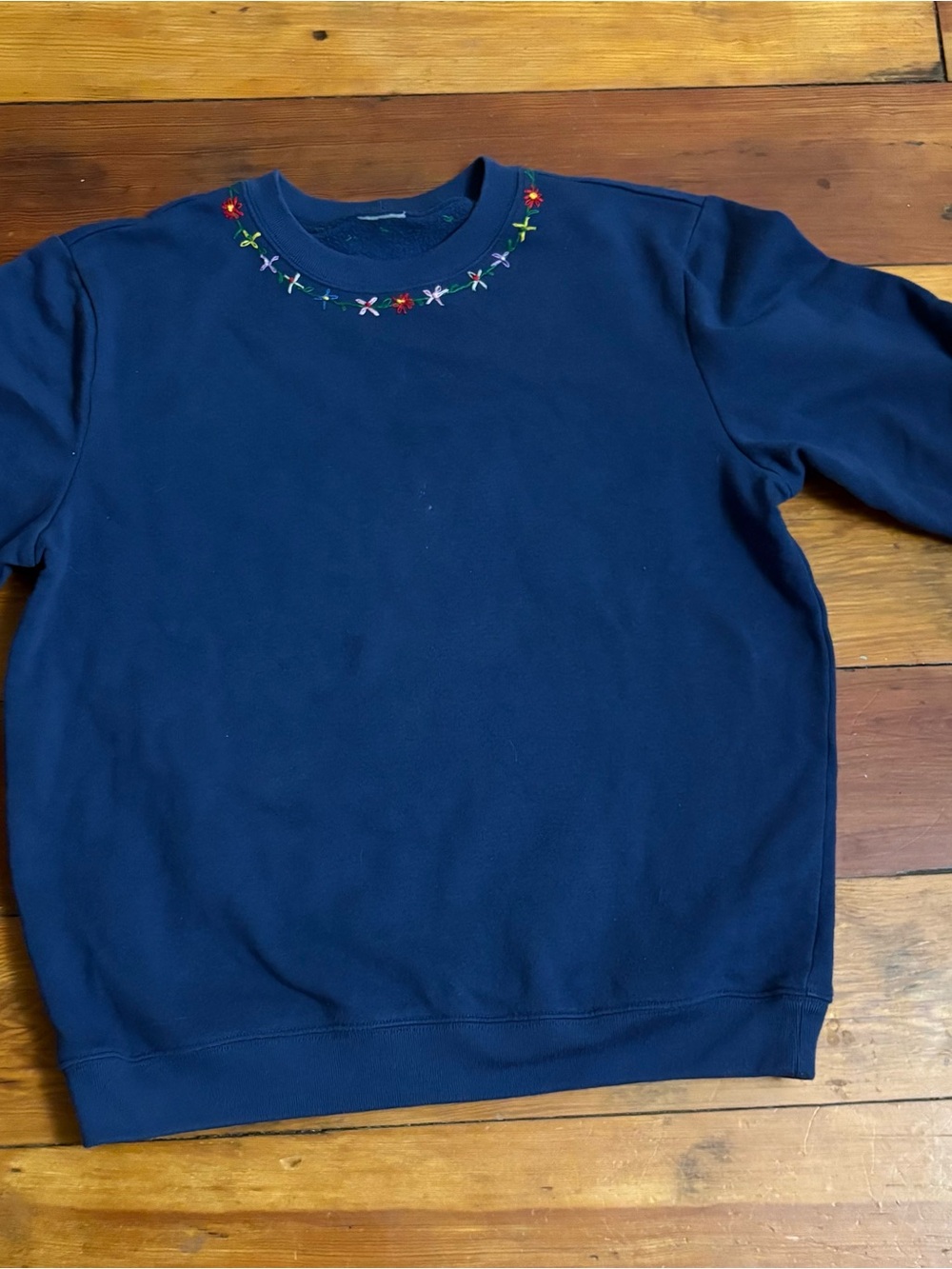 Women's Navy Embroidered Crewneck Sweatshirt